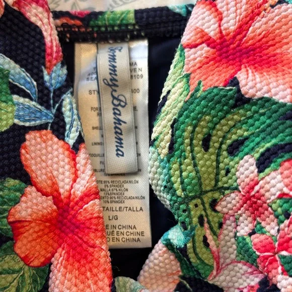 Tommy Bahama twist top SZ L bottoms SZ M Flower 🌺 - Picture 6 of 7